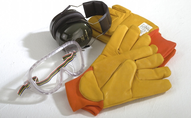 Dry Ice Safety Precautions: Gear, Storage, and Handling Guide