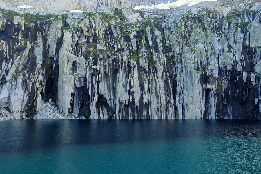 enchanted river dry ice effect