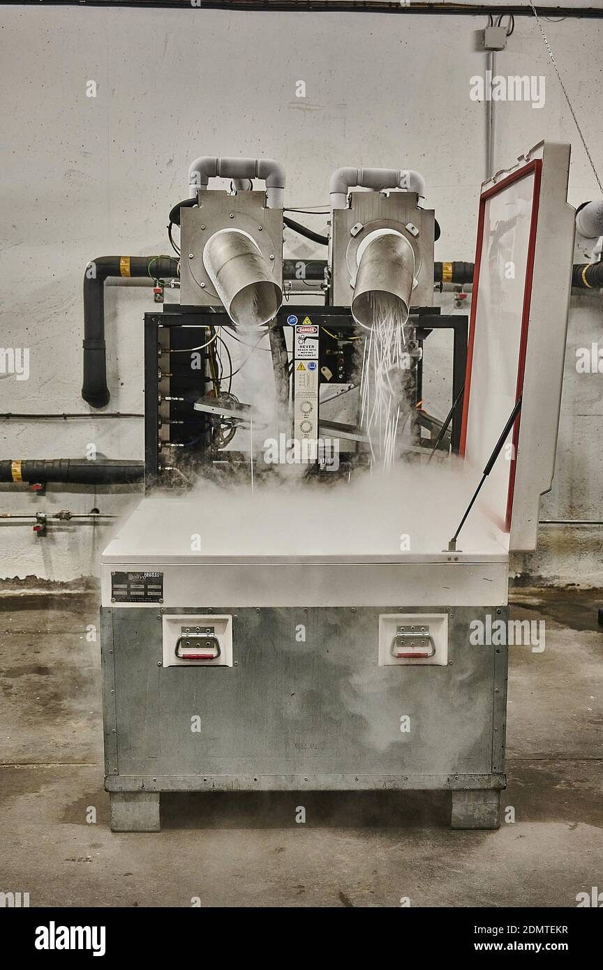 An Ultimate Guide on How to Calculate Dry Ice Costs for Your Needs